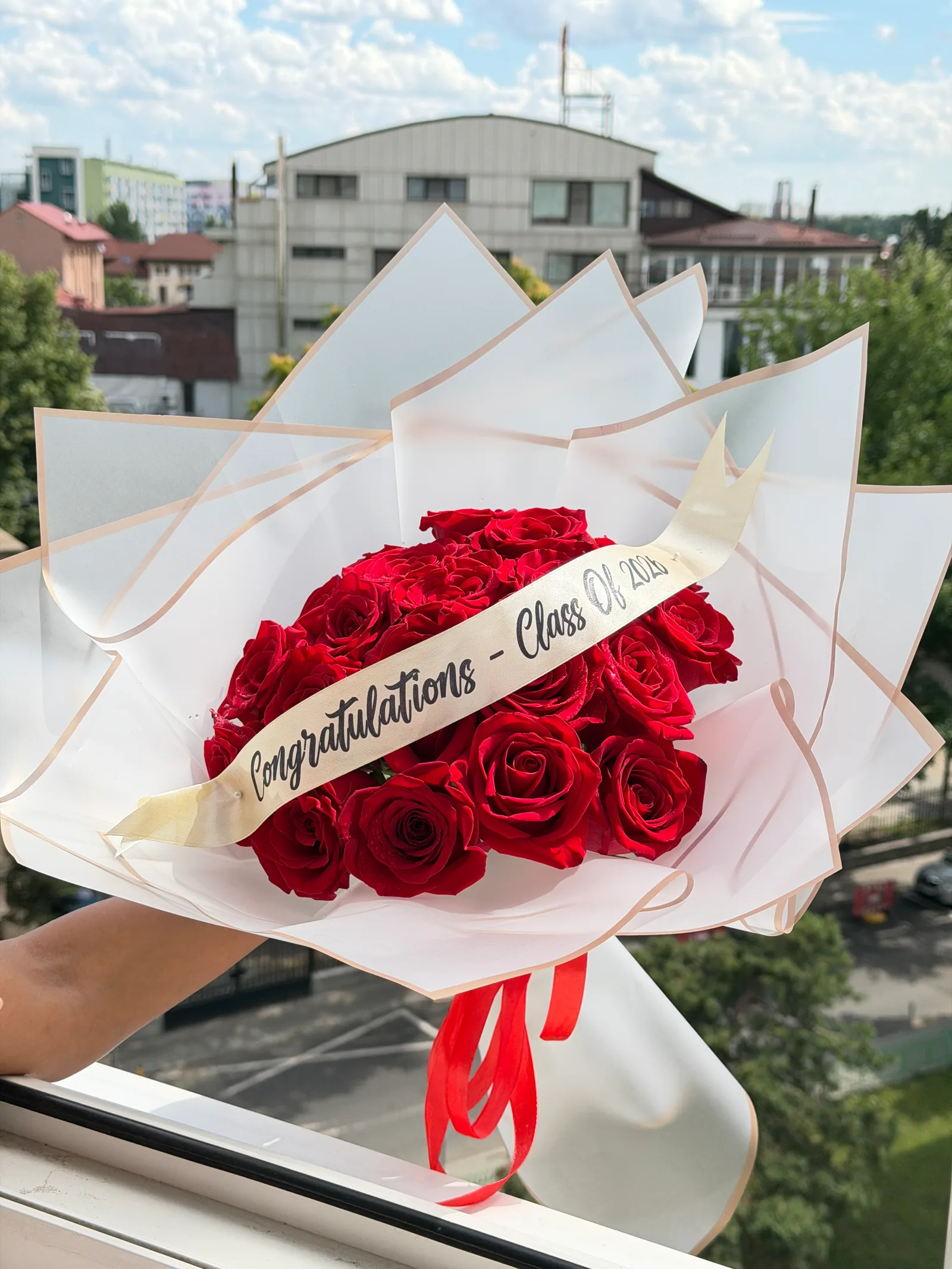 Buchet trandafiri roșii · Absolvire Class of 2025